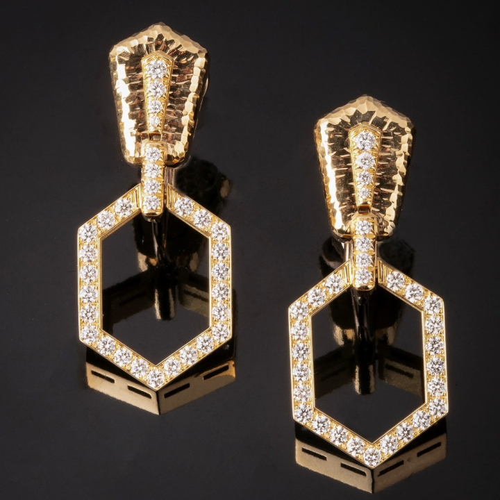 Dorotea, Gold and diamond earrings